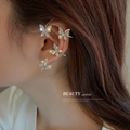 Ear cuff a farfalla argentato con nappe in zircone per orecchie senza buco - Gancio per Orecchie a Farfalla in Lega d'Argento - Orecchio Sinistro (Singolo)