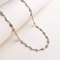 Silberne Herz-Halskette mit minimalistischem Kleeblatt-Gliederdesign für einen eleganten Look - Halskette / Stahlfarbe