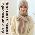 Fleece-lined knit hat and scarf set in oatmeal beige with innovative slot closure - Pineapple Texture / Oatmeal