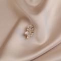 Elegant gold feather brooch with white zircon inlay and pearl on champagne silk - 512# Leaves