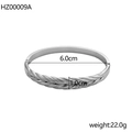 Dettaglio del bracciale argento con trama intrecciata e diametro interno di 6,0 cm - Stile con Trama Intrecciata a Spiga (HZ00009A)