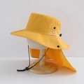 Dettaglio cappello sole giallo per bambini con protezione nuca e tesa larga ricamata - 55cm (5-12 Anni) / Giallo