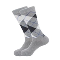 Mittelhohe Herrensocken aus Baumwolle mit grauem Rautenmuster und blauen Details - 38-46 / Hellgrau Argyle