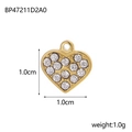 Gros plan d'un pendentif coeur plaqué or 14K avec cristaux pavés et bélière, 1cm x 1cm - Style Coeur Pavé De Strass (BP47211D2A0)