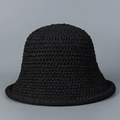Detailaufnahme von schwarzem Häkel-Fischerhut mit glitzerndem Garn und Webstruktur - M (56-58cm) / Schwarz
