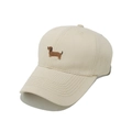Primer plano del bordado de perro salchicha en gorra de algodón sarga beige - M(56-58cm) / Caqui