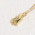 Collana con ciondolo pinguino 3D in rame placcato oro 14K con dettagli strutturati - Pinguino Oro 14K