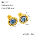 Detail van 9mm Evil Eye oorknopjes met afmetingen, gewicht 1.04g en 18k gouden plating - Blauw
