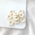 DIY cream white 19mm flower acrylic charms on tray for handmade earrings and jewelry - Solid Off-White