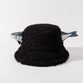 Dettaglio del cappello alla pescatore in lana nera con decorazione pesce 3D a righe - M (56-58cm) / Nero
