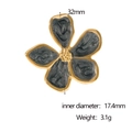 Macro-detail van de Franse vintage bloemenring met maat 32mm en gewicht van 3,1g - Zwart