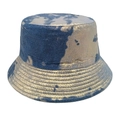 Dettaglio cappello bucket tie-dye blu e oro con finitura metallica e cuciture rinforzate - M (56-58cm) / Tie-Dye Blu Oro (4#)