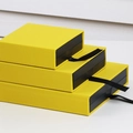 Drei Größen gelb-schwarzer Schmuck-Displayboxen mit praktischen Zugbandschlaufen für Lagerung - 7*7*2cm / Herbstgrasgelb
