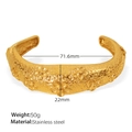 Bracciale rigido dorato a onde irregolari in acciaio inossidabile con rilievi floreali - Stile con Rilievo Floreale (SZ193G) / Oro