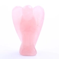 2-Zoll Engel Figur aus rosa Quarz Naturstein mit Flügeln auf weißem Hintergrund - Rosenquarz