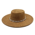 Bruine suède hoed met brede rand en elegante decoratieve band van strass-steentjes - M (56-59cm) / Khaki
