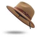 Cappello di paglia jazz classico color kaki con cinturino in pelle marrone e rivetti - M (56-58cm) / Cachi