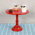 Soporte clásico para pasteles de metal rojo con acabado liso y base estable - Alto 30cm / Rojo