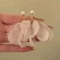 Eleganti orecchini a fiore in rete bianca con perle e cornice dorata da donna - Stile Perla Fiore in Garza Multistrato (5#)