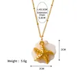 Collier style marin avec étoile de mer dorée sur pendentif coquillage blanc et chaîne - Étoile de Mer Type D