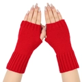 Detalle de guantes rojos de punto sin dedos con puños acanalados para el invierno - Talla única / Rojo