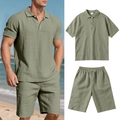 Vue détaillée de l'ensemble polo et short en lin vert sauge pour homme, texture respirante - S / Vert Militaire