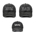 Set di tre cappellini in cotone lavato antracite con ricami Mom, Dad e Mini bianchi - Set da 3 Pezzi (DAD+MOM+MINI) / Nero
