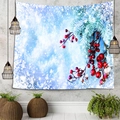 Arazzo da parete invernale con rami di pino innevati e bacche rosse decorative - 150x130cm / Neve Nordica e Bacche Rosse