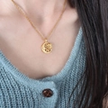 Vintage gouden halsketting met zon en maan hanger en kristallen bij model - 40+5CM Verlengketting / Goud