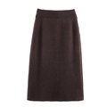Detail van de donkerbruine gebreide midirok met pluche textuur en recht silhouet ontwerp - S / Koffie Rok