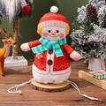 Detail der Weihnachts-Schneemann-Geschenktüte mit weichem Samt und Schneeflocken-Mustern - Schneemann