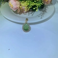Élégant pendentif pierre vert style Paraiba en goutte d'eau avec halo doré pavé - Pendentif Seul (Sans Chaîne) / Goutte d'eau Vert Pomme