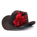 Dettaglio di fiore rosso, piume e rete su cappello da cowboy in lana marrone scuro - M (56-58cm) / caffè