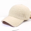 Winter warm baseball cap in beige teddy fleece material with textured fuzzy finish - Adjustable / Beige