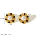 Dettaglio orecchini vintage da 15,8mm con perla bianca e punti in smalto nero lucido - Stile Centro Perla Texture Bordo Perlato (TE6885)