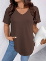 Dettaglio della maglietta marrone con scollo a V e orlo curvo per abbigliamento casual donna - Taglia S / Top / Marrone