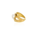 Exaggerated vintage gold ring featuring a large pearl and open floral lace design - Retro Hollow Pearl