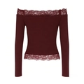 Schlankes, schulterfreies Langarmshirt in Weinrot mit filigranem floralem Spitzenbesatz - XS / Burgunderrot