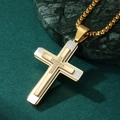 Collar con colgante de cruz de tres capas en oro y plata con piedras de circonita - Colgante Dorado Con Cadena De Perlas Doradas