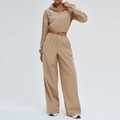Completo sportivo kaki da donna con giacca con cappuccio e pantaloni a vita alta - S / Marrone Latte