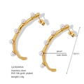 Dettaglio di orecchini a cerchio da 38 mm in acciaio inossidabile placcato oro 18K con perle - CJ23E0045 Cerchio Grande Perla