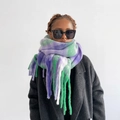Klassischer gestreifter Mohair-Schal mit langen Fransen in Lila Grün und Weiß - Lila