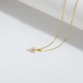 Elegante collana con pendente a croce dorata con sei zirconi su catena a maglie fini - Croce in Zircone Bianco (Grande)