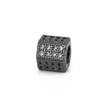 Vista macro de cuentas hexagonales de circón negro micro-pave para joyería DIY - Negro (Circonita Blanca)
