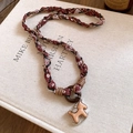 Collier rétro fait main avec pendentif cheval en bois et cordon en tissu rouge tressé - Collier Poney en Bois Style 7