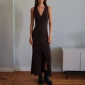 Elegant sleeveless dark brown ribbed knit maxi dress with V-neck and button-up front - S / Brown