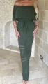 Dettaglio completo in maglia verde con top a spalle scoperte e gonna con motivi traforati - Verde militare