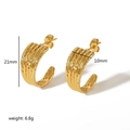 Orecchini a cerchio a C in acciaio inossidabile dorato 18K, misura 21x10mm - Stile Oro Con Texture Increspata (TE6424-G)