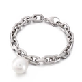 Silberfarbenes Titanstahl-Kettenarmband mit einem großen weißen Muschelperlen-Anhänger - 8mm Silber (KB155287-Z)