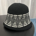 Chapeau bob en tricot noir avec motif jacquard géométrique crème pour l'hiver - Taille Unique / Tricot à Demi-Losanges Noir